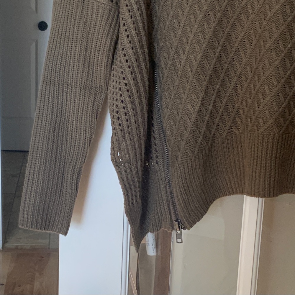 RELISTED UNDER SWEATERS Oversized Patterned Knit Sweater - Picture 8 of 13